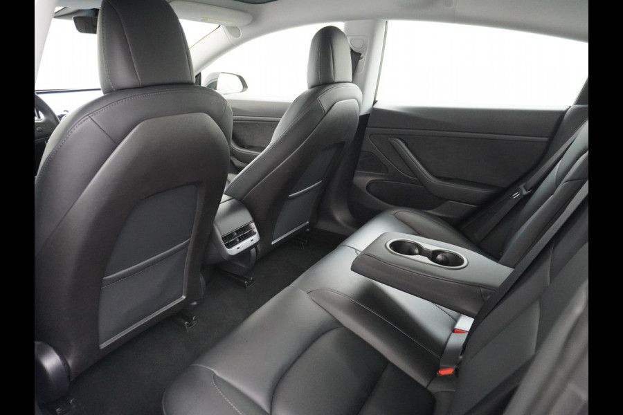 Tesla Model 3 RWD SR+ 60kWh 325PK FSD 3-Computer Lmv 18" AutoPilot Leder PanoDak Adaptive-Cruise Lmv Camera's Elektr.-Stuur+Stoelen+Spiegels+G Navi LED Comfortstoelen ACC DAB Keyless en Voorverwarmen interieur via App One-Pedal-Drive Origineel Nederlandse auto tot 11kw laden thuis! Garantie Accu tot 18-03-2028 max 160.000km 1.584kg licht!