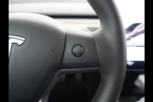 Tesla Model 3 RWD SR+ 60kWh 325PK FSD 3-Computer Lmv 18" AutoPilot Leder PanoDak Adaptive-Cruise Lmv Camera's Elektr.-Stuur+Stoelen+Spiegels+G Navi LED Comfortstoelen ACC DAB Keyless en Voorverwarmen interieur via App One-Pedal-Drive Origineel Nederlandse auto tot 11kw laden thuis! Garantie Accu tot 18-03-2028 max 160.000km 1.584kg licht!