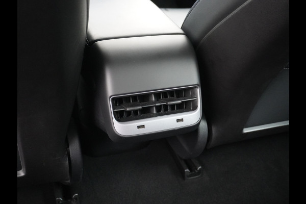 Tesla Model 3 RWD SR+ 60kWh 325PK FSD 3-Computer Lmv 18" AutoPilot Leder PanoDak Adaptive-Cruise Lmv Camera's Elektr.-Stuur+Stoelen+Spiegels+G Navi LED Comfortstoelen ACC DAB Keyless en Voorverwarmen interieur via App One-Pedal-Drive Origineel Nederlandse auto tot 11kw laden thuis! Garantie Accu tot 18-03-2028 max 160.000km 1.584kg licht!