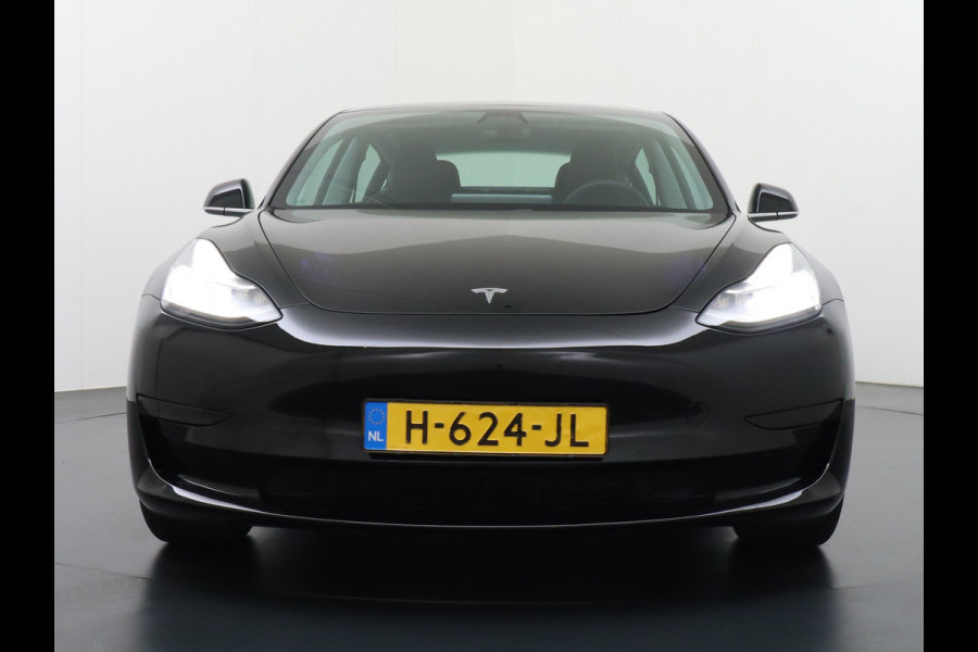 Tesla Model 3 RWD SR+ 60kWh 325PK FSD 3-Computer Lmv 18" AutoPilot Leder PanoDak Adaptive-Cruise Lmv Camera's Elektr.-Stuur+Stoelen+Spiegels+G Navi LED Comfortstoelen ACC DAB Keyless en Voorverwarmen interieur via App One-Pedal-Drive Origineel Nederlandse auto tot 11kw laden thuis! Garantie Accu tot 18-03-2028 max 160.000km 1.584kg licht!