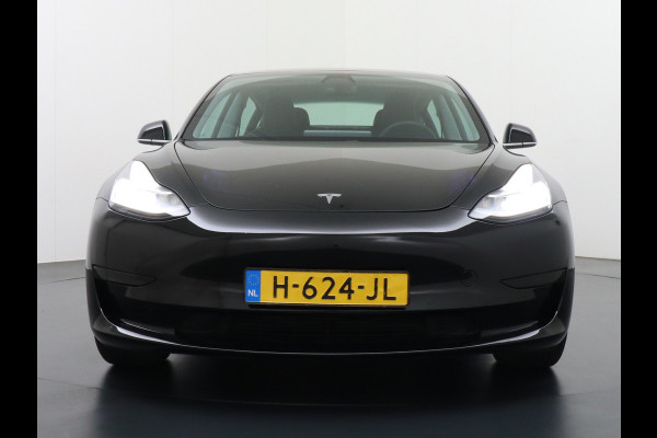Tesla Model 3 RWD SR+ 60kWh 325PK FSD 3-Computer Lmv 18" AutoPilot Leder PanoDak Adaptive-Cruise Lmv Camera's Elektr.-Stuur+Stoelen+Spiegels+G Navi LED Comfortstoelen ACC DAB Keyless en Voorverwarmen interieur via App One-Pedal-Drive Origineel Nederlandse auto tot 11kw laden thuis! Garantie Accu tot 18-03-2028 max 160.000km 1.584kg licht!