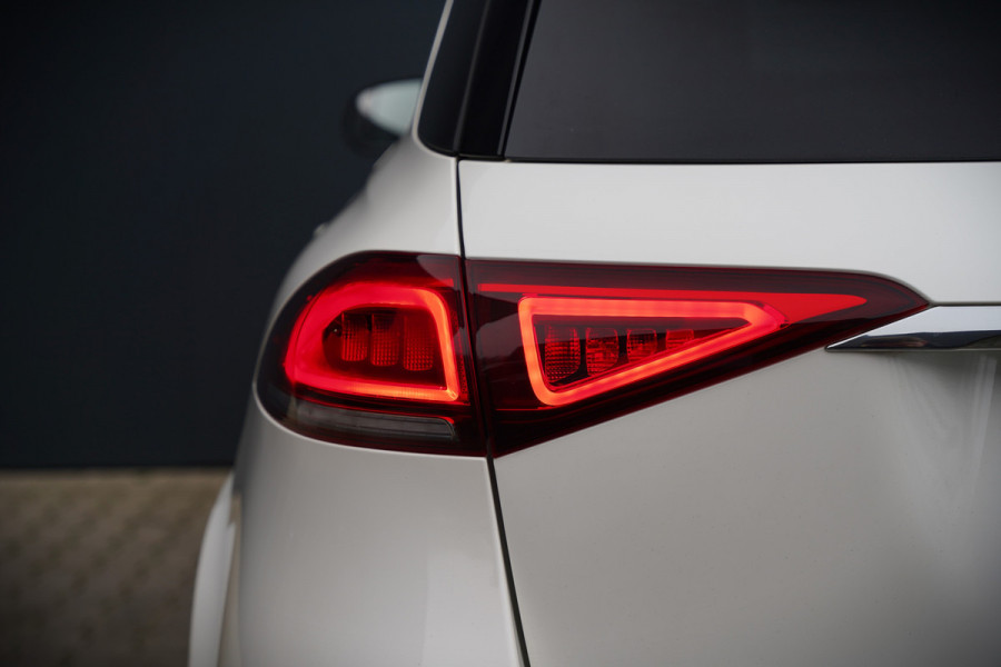 Mercedes-Benz GLE 350 D 4MATIC | Grijs Kenteken | AMG | Burmester | Adaptive Cruise Control | Stoelverwarming | Panoramadak | Luchtvering | Trekhaak | 360° Camera | BTW | Apple Carplay | Ambiance Verlichting | Leder | Nigh