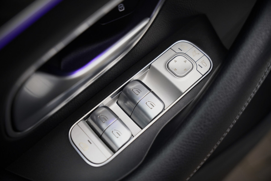 Mercedes-Benz GLE 350 D 4MATIC | Grijs Kenteken | AMG | Burmester | Adaptive Cruise Control | Stoelverwarming | Panoramadak | Luchtvering | Trekhaak | 360° Camera | BTW | Apple Carplay | Ambiance Verlichting | Leder | Nigh