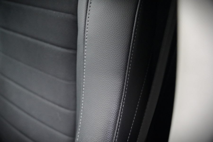 Mercedes-Benz GLE 350 D 4MATIC | Grijs Kenteken | AMG | Burmester | Adaptive Cruise Control | Stoelverwarming | Panoramadak | Luchtvering | Trekhaak | 360° Camera | BTW | Apple Carplay | Ambiance Verlichting | Leder | Nigh