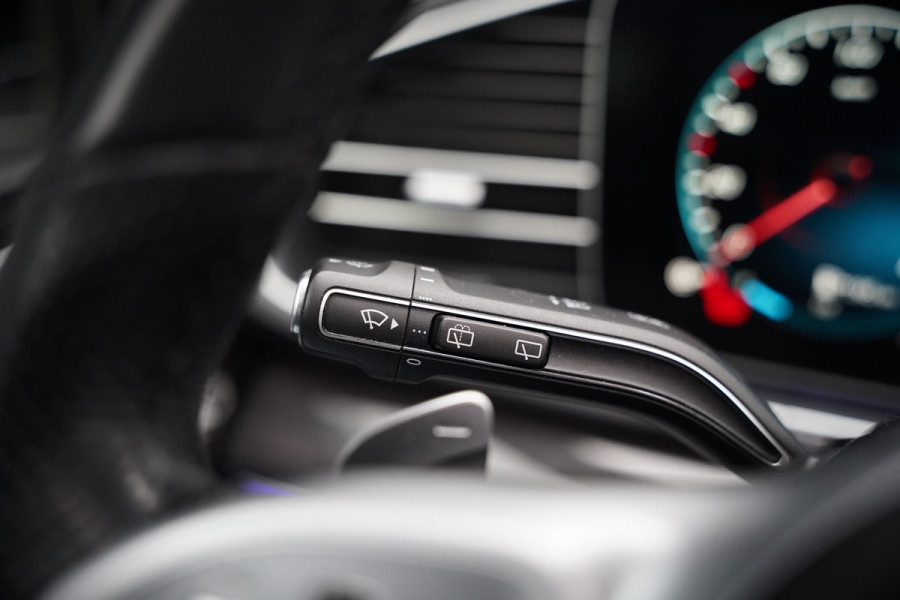 Mercedes-Benz GLE 350 D 4MATIC | Grijs Kenteken | AMG | Burmester | Adaptive Cruise Control | Stoelverwarming | Panoramadak | Luchtvering | Trekhaak | 360° Camera | BTW | Apple Carplay | Ambiance Verlichting | Leder | Nigh