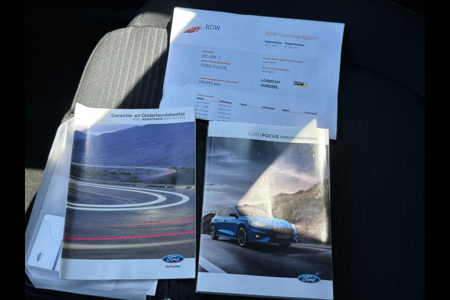 Ford FOCUS Wagon 1.0 EcoBoost 125 pk Titanium Business, climaat control, navigatie, Nederlandse auto met nationale auto pas