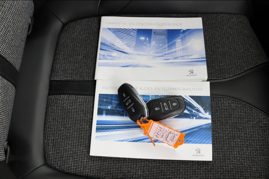 Peugeot 3008 1.2 PureTech Premium*LED*NAVI*HAAK*CRUISE*