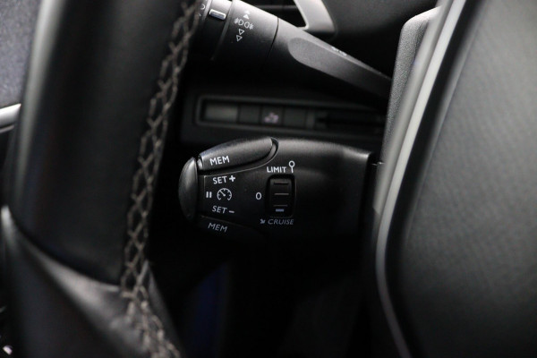 Peugeot 3008 1.2 PureTech Premium*LED*NAVI*HAAK*CRUISE*