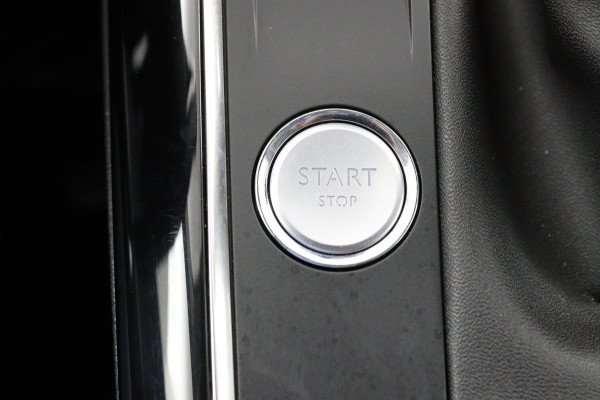 Peugeot 3008 1.2 PureTech Premium*LED*NAVI*HAAK*CRUISE*