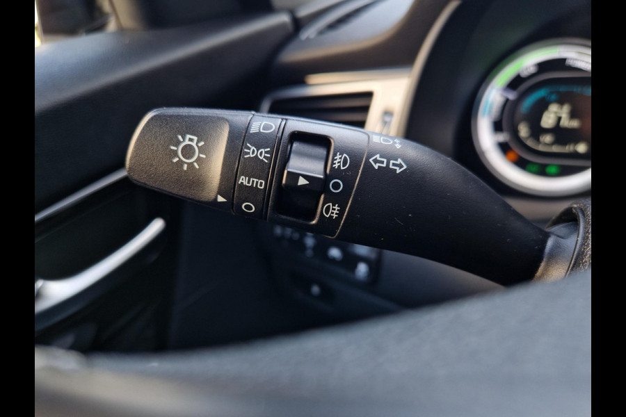 Kia Niro 1.6 GDi Hybrid Edition | Open Dak | Clima | Cruise | PDC | Android Auto / Apple Carplay | Stoelverwarming |
