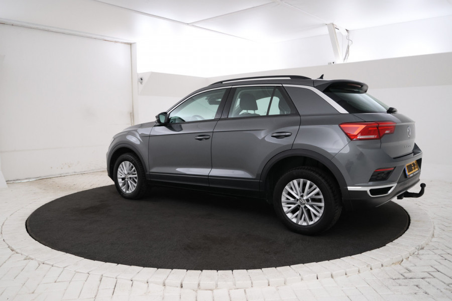 Volkswagen T-Roc 1.6 TDI Style Business Cruise Control, Panoramadak, Trekhaak, Airco, Parkeersensoren