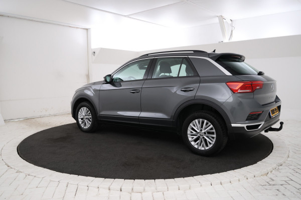 Volkswagen T-Roc 1.6 TDI Style Business Cruise Control, Panoramadak, Trekhaak, Airco, Parkeersensoren
