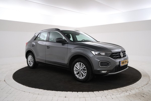 Volkswagen T-Roc 1.6 TDI Style Business Cruise Control, Panoramadak, Trekhaak, Airco, Parkeersensoren
