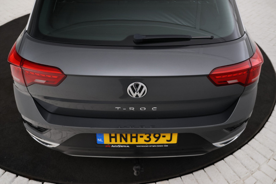 Volkswagen T-Roc 1.6 TDI Style Business Cruise Control, Panoramadak, Trekhaak, Airco, Parkeersensoren