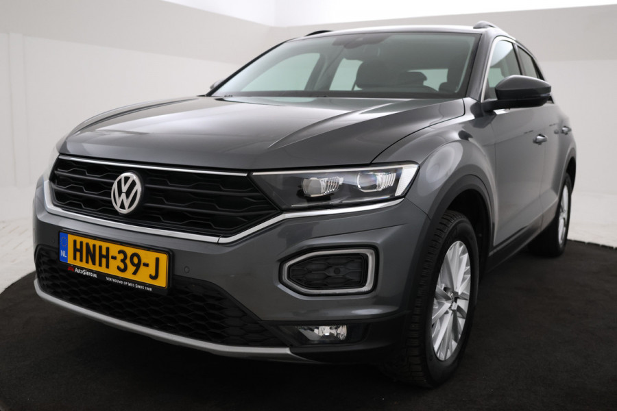 Volkswagen T-Roc 1.6 TDI Style Business Cruise Control, Panoramadak, Trekhaak, Airco, Parkeersensoren