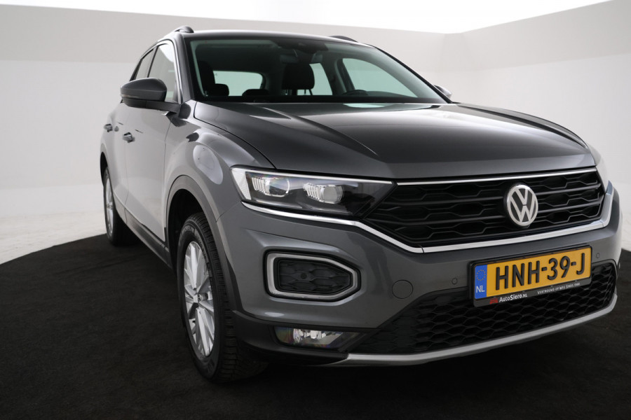 Volkswagen T-Roc 1.6 TDI Style Business Cruise Control, Panoramadak, Trekhaak, Airco, Parkeersensoren