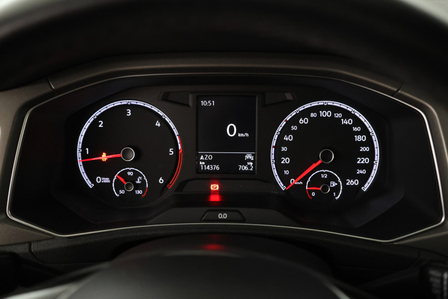 Volkswagen T-Roc 1.6 TDI Style Business Cruise Control, Panoramadak, Trekhaak, Airco, Parkeersensoren