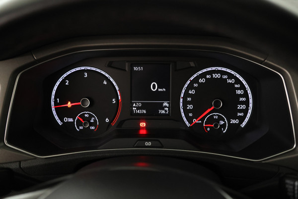 Volkswagen T-Roc 1.6 TDI Style Business Cruise Control, Panoramadak, Trekhaak, Airco, Parkeersensoren