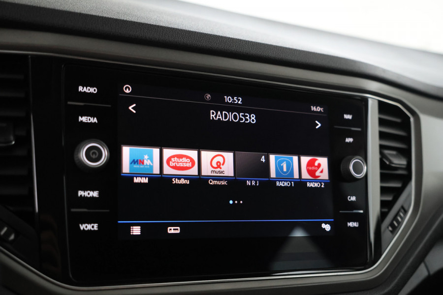 Volkswagen T-Roc 1.6 TDI Style Business Cruise Control, Panoramadak, Trekhaak, Airco, Parkeersensoren