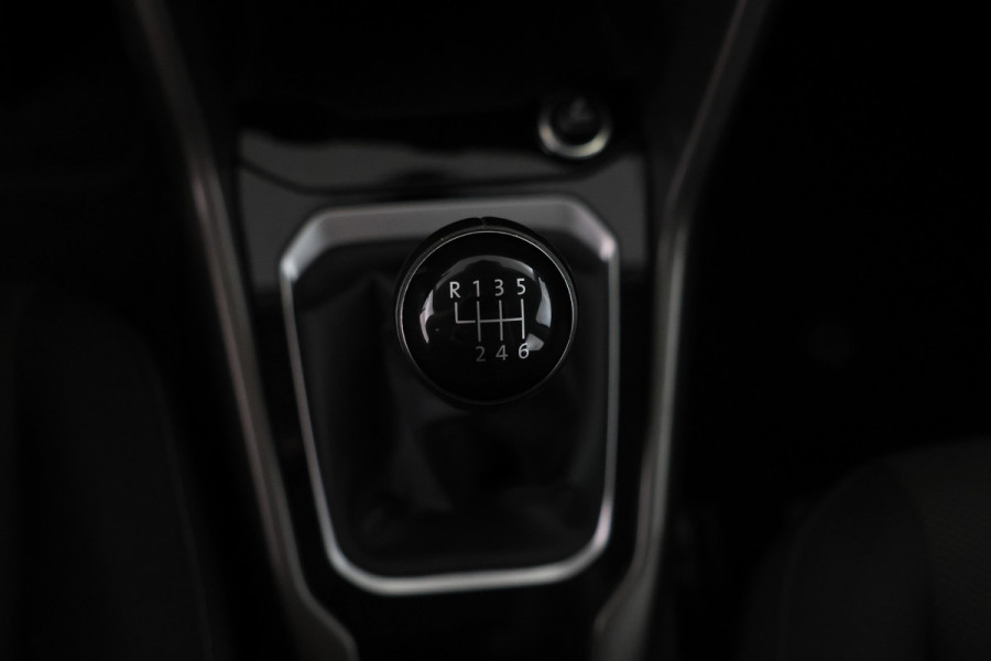 Volkswagen T-Roc 1.6 TDI Style Business Cruise Control, Panoramadak, Trekhaak, Airco, Parkeersensoren