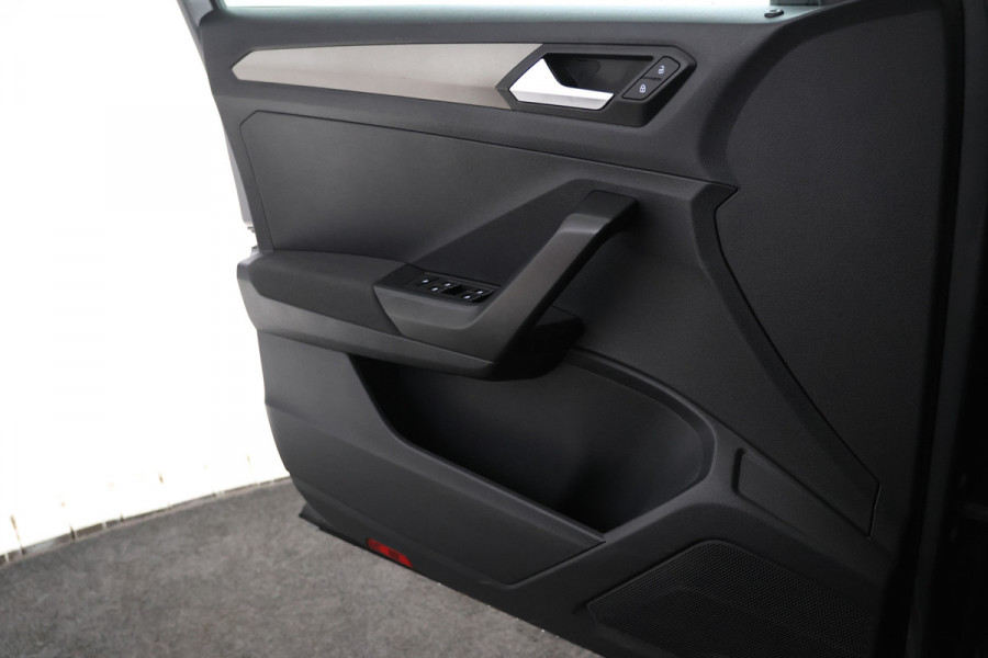 Volkswagen T-Roc 1.6 TDI Style Business Cruise Control, Panoramadak, Trekhaak, Airco, Parkeersensoren