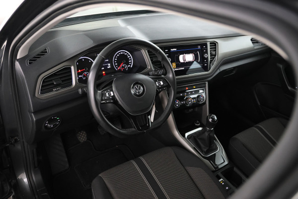 Volkswagen T-Roc 1.6 TDI Style Business Cruise Control, Panoramadak, Trekhaak, Airco, Parkeersensoren