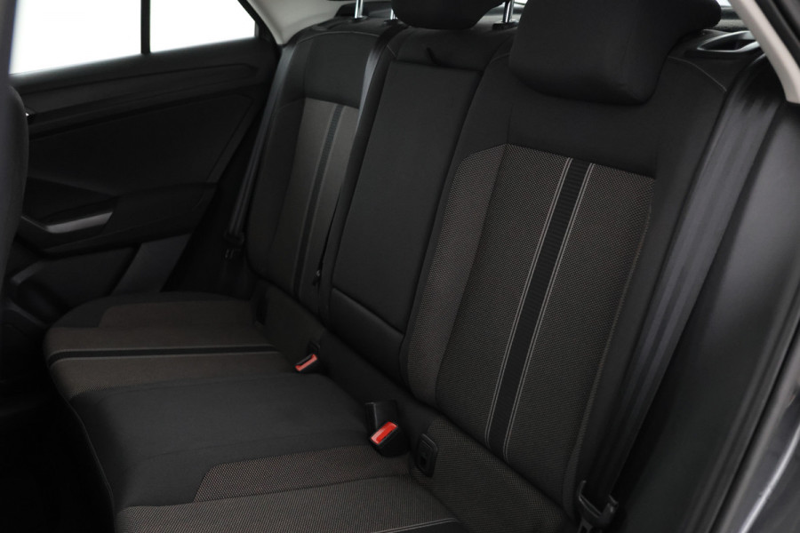 Volkswagen T-Roc 1.6 TDI Style Business Cruise Control, Panoramadak, Trekhaak, Airco, Parkeersensoren