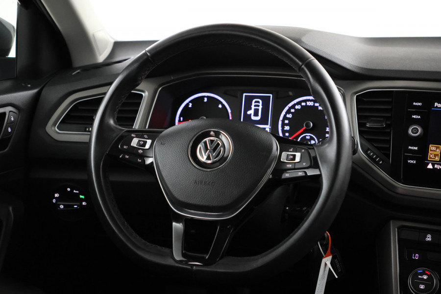 Volkswagen T-Roc 1.6 TDI Style Business Cruise Control, Panoramadak, Trekhaak, Airco, Parkeersensoren