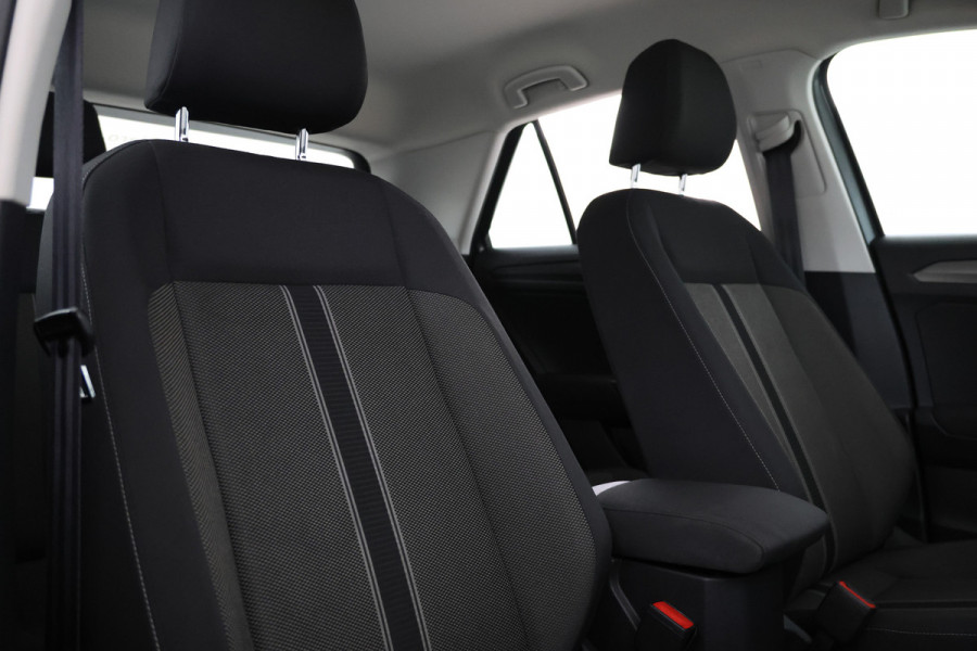 Volkswagen T-Roc 1.6 TDI Style Business Cruise Control, Panoramadak, Trekhaak, Airco, Parkeersensoren