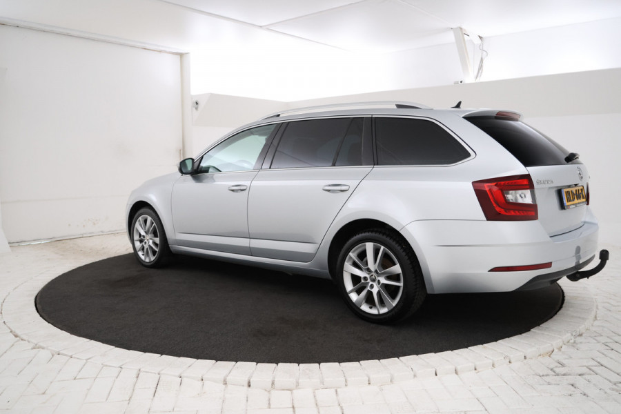 Škoda Octavia Combi 1.6 TDI Greentech Style Business Navigatie, Trekhaak, Virtual, Apple Carplay, Stoelverwarming