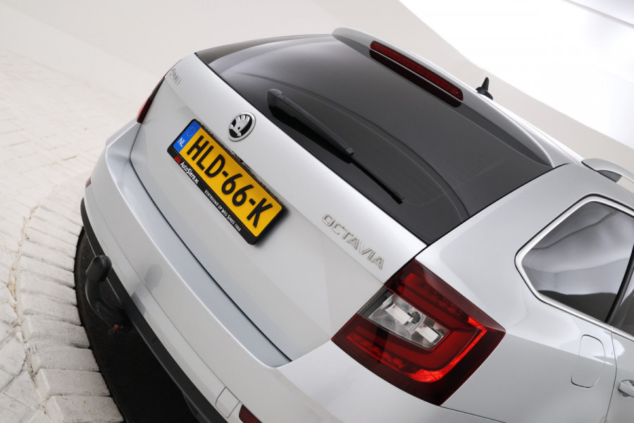 Škoda Octavia Combi 1.6 TDI Greentech Style Business Navigatie, Trekhaak, Virtual, Apple Carplay, Stoelverwarming