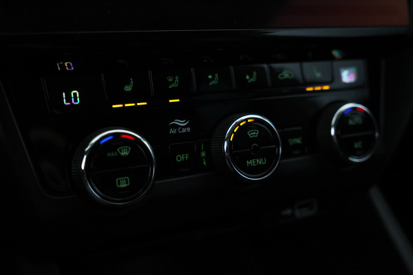 Škoda Octavia Combi 1.6 TDI Greentech Style Business Navigatie, Trekhaak, Virtual, Apple Carplay, Stoelverwarming