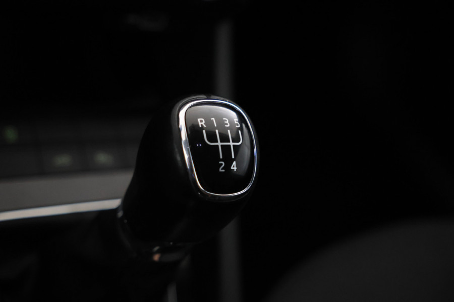 Škoda Octavia Combi 1.6 TDI Greentech Style Business Navigatie, Trekhaak, Virtual, Apple Carplay, Stoelverwarming