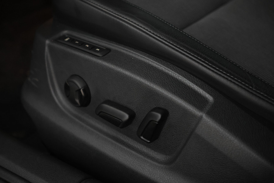 Škoda Octavia Combi 1.6 TDI Greentech Style Business Navigatie, Trekhaak, Virtual, Apple Carplay, Stoelverwarming