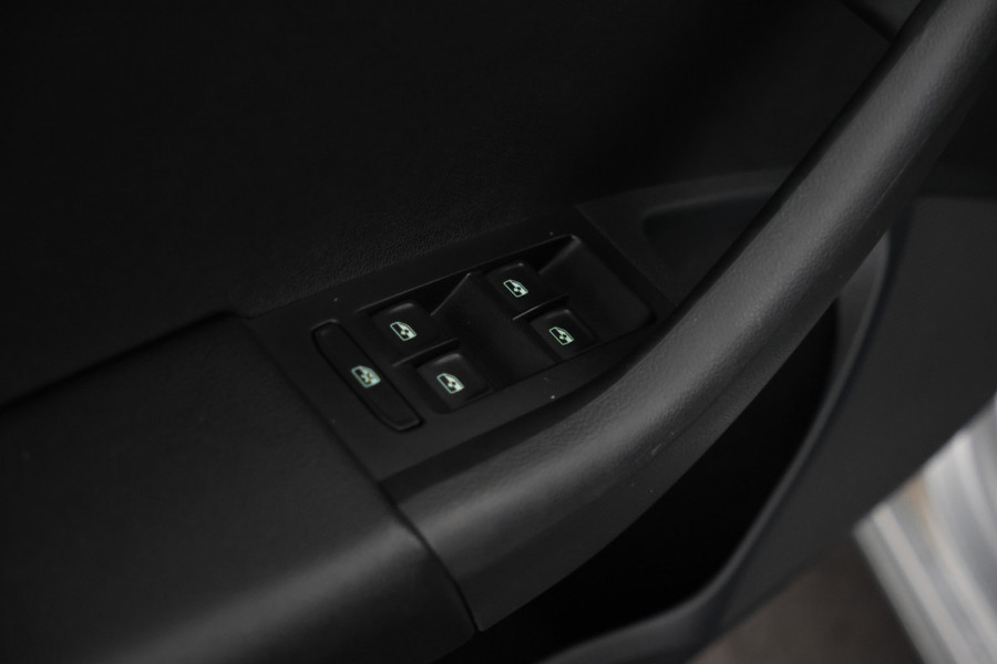 Škoda Octavia Combi 1.6 TDI Greentech Style Business Navigatie, Trekhaak, Virtual, Apple Carplay, Stoelverwarming
