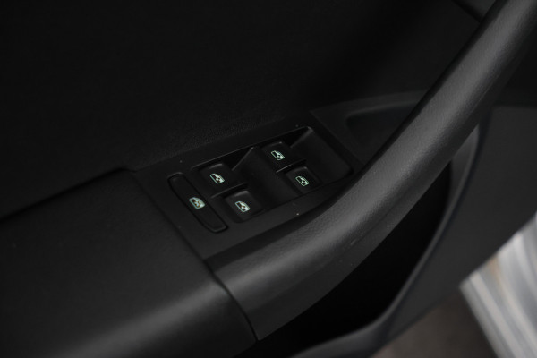 Škoda Octavia Combi 1.6 TDI Greentech Style Business Navigatie, Trekhaak, Virtual, Apple Carplay, Stoelverwarming