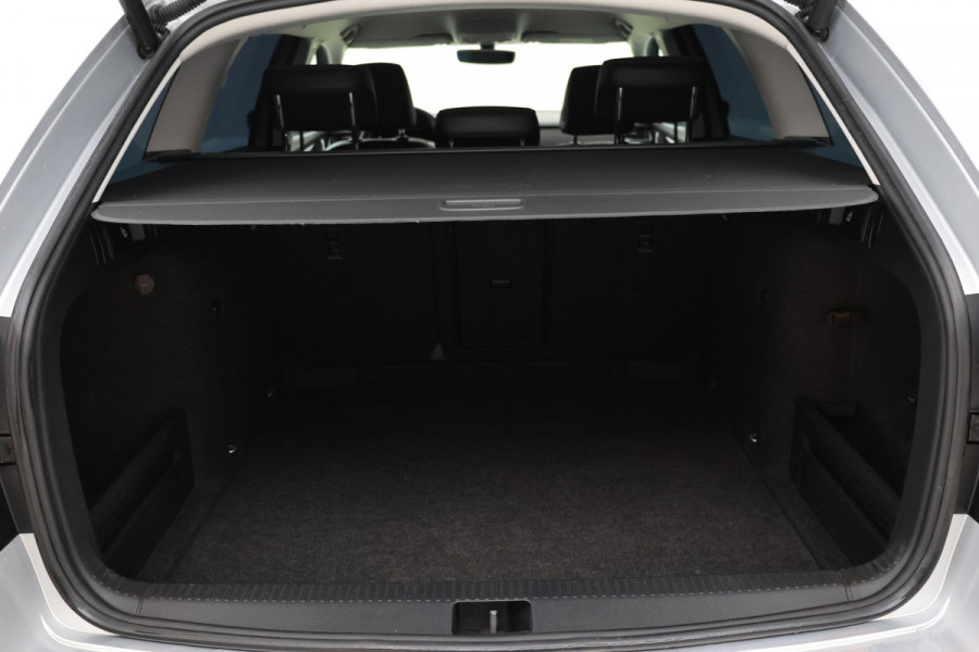 Škoda Octavia Combi 1.6 TDI Greentech Style Business Navigatie, Trekhaak, Virtual, Apple Carplay, Stoelverwarming