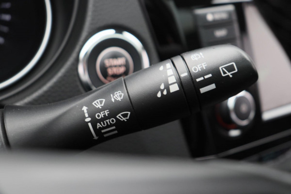 Nissan QASHQAI 1.3 DIG-T Premium Edition * Automaat * Leder trekhaak panorama dak Stoelverwarming camera