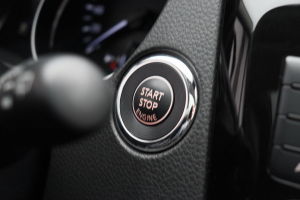 Nissan QASHQAI 1.3 DIG-T Premium Edition * Automaat * Leder trekhaak panorama dak Stoelverwarming camera