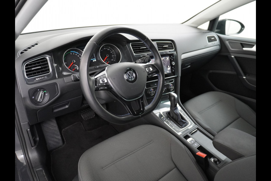 Volkswagen e-Golf AUT. Adaptive Cruise Apple Carplay Android Navi Climatronic Pdc Led Regen-Lichtsensor 36kWh Privacy Glas Bluetooth Spiegelpakket Car-Net App-Connect Wifi E-DITION 1e Eigenaar
