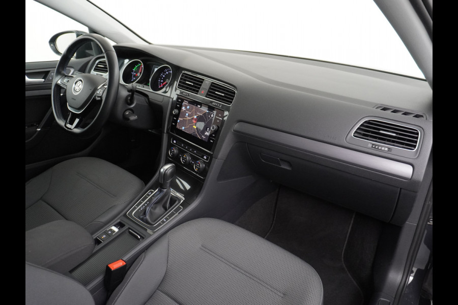 Volkswagen e-Golf AUT. Adaptive Cruise Apple Carplay Android Navi Climatronic Pdc Led Regen-Lichtsensor 36kWh Privacy Glas Bluetooth Spiegelpakket Car-Net App-Connect Wifi E-DITION 1e Eigenaar