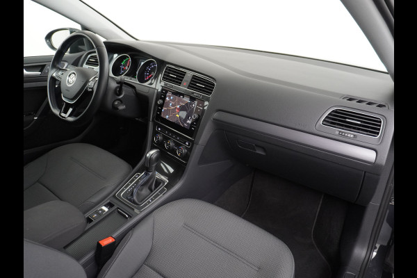 Volkswagen e-Golf AUT. Adaptive Cruise Apple Carplay Android Navi Climatronic Pdc Led Regen-Lichtsensor 36kWh Privacy Glas Bluetooth Spiegelpakket Car-Net App-Connect Wifi E-DITION 1e Eigenaar
