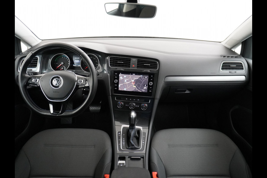 Volkswagen e-Golf AUT. Adaptive Cruise Apple Carplay Android Navi Climatronic Pdc Led Regen-Lichtsensor 36kWh Privacy Glas Bluetooth Spiegelpakket Car-Net App-Connect Wifi E-DITION 1e Eigenaar