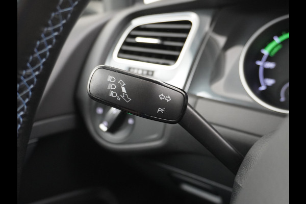 Volkswagen e-Golf AUT. Adaptive Cruise Apple Carplay Android Navi Climatronic Pdc Led Regen-Lichtsensor 36kWh Privacy Glas Bluetooth Spiegelpakket Car-Net App-Connect Wifi E-DITION 1e Eigenaar