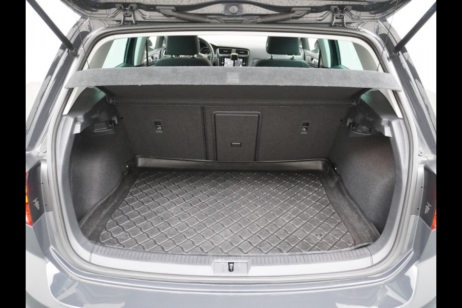 Volkswagen e-Golf AUT. Adaptive Cruise Apple Carplay Android Navi Climatronic Pdc Led Regen-Lichtsensor 36kWh Privacy Glas Bluetooth Spiegelpakket Car-Net App-Connect Wifi E-DITION 1e Eigenaar