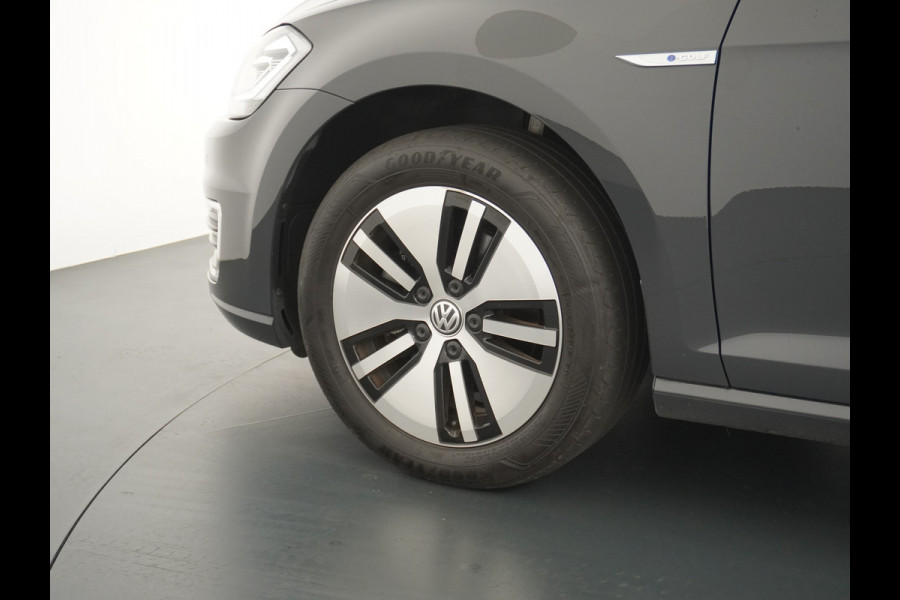 Volkswagen e-Golf AUT. Adaptive Cruise Apple Carplay Android Navi Climatronic Pdc Led Regen-Lichtsensor 36kWh Privacy Glas Bluetooth Spiegelpakket Car-Net App-Connect Wifi E-DITION 1e Eigenaar