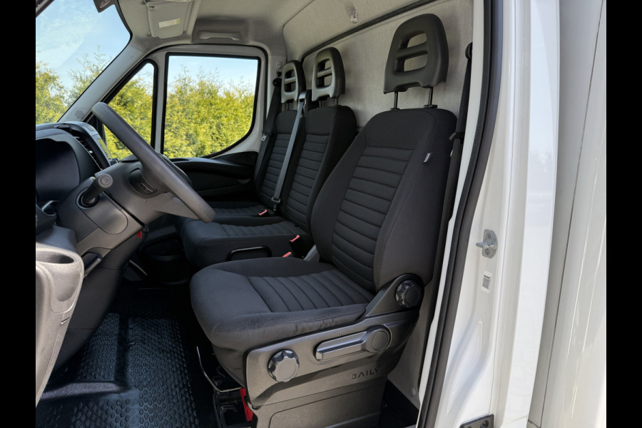 Iveco Daily 35C16H 2.3 D 157 PK / ZEER NETJES !! / HYDRAULISCHE LAADKLEP / BAKWAGEN / 76.935 KM ! / AIRCO / 3-ZITS