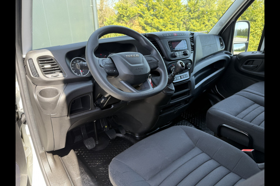 Iveco Daily 35C16H 2.3 D 157 PK / ZEER NETJES !! / HYDRAULISCHE LAADKLEP / BAKWAGEN / 76.935 KM ! / AIRCO / 3-ZITS