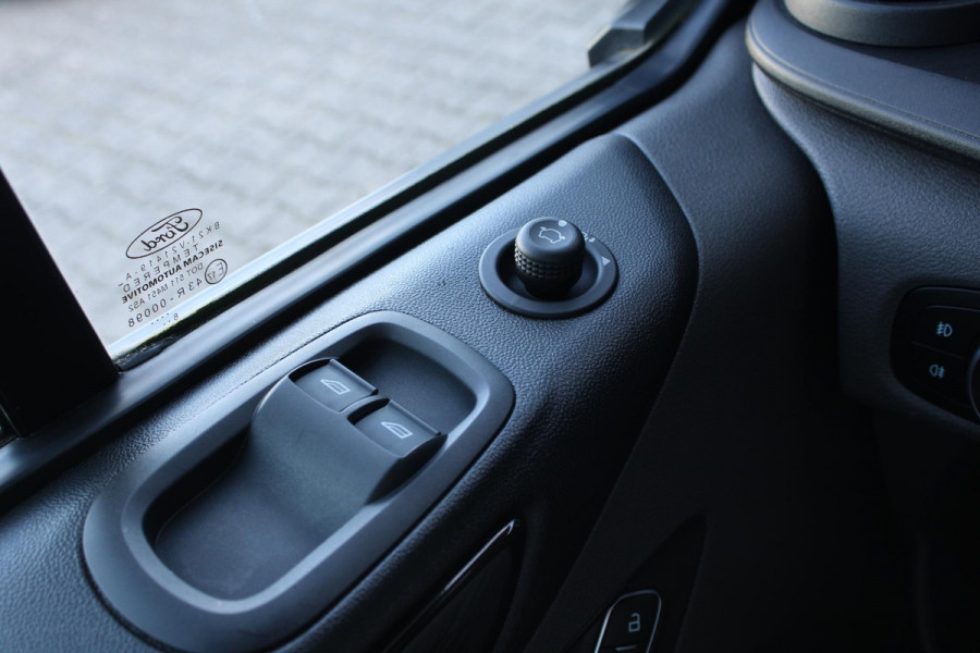Ford Transit Custom 310 2.0 TDCI L1H1 Sport DC | 170pk | Dubbele Cabine | Trekhaak | Xenon Koplampen | Navigatiesysteem | Camera