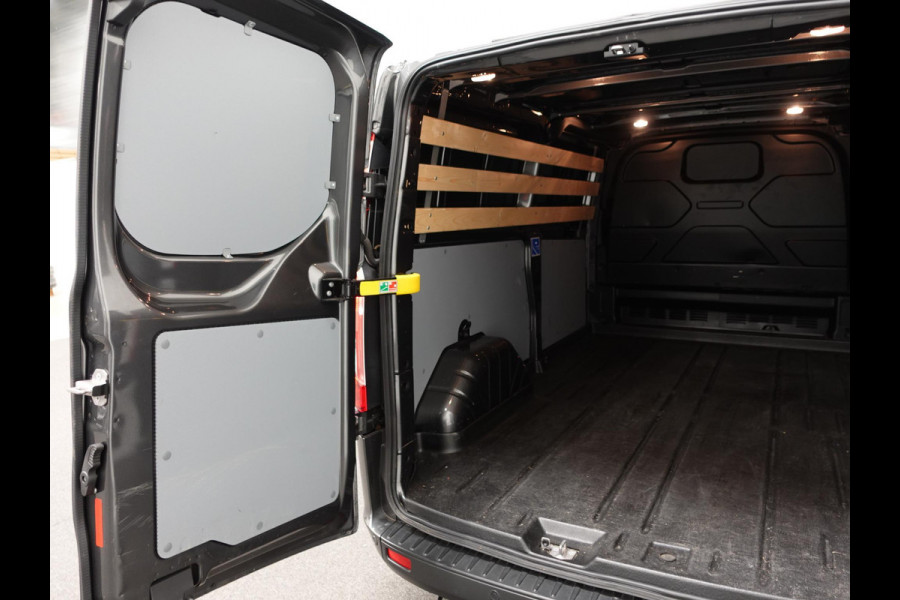 Ford Transit Custom 300 2.0 TDCI 130pk L2H1 Trend Automaat Airco Navigatie Cruisecontrol Camera Parkeersensoren Trekhaak Betimmering